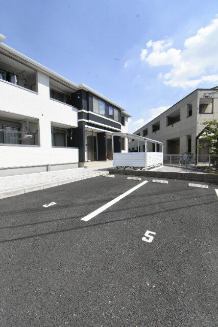 ��ʌ��������܎s��΋�厚���̃A�p�[�g�̒��ԏ�