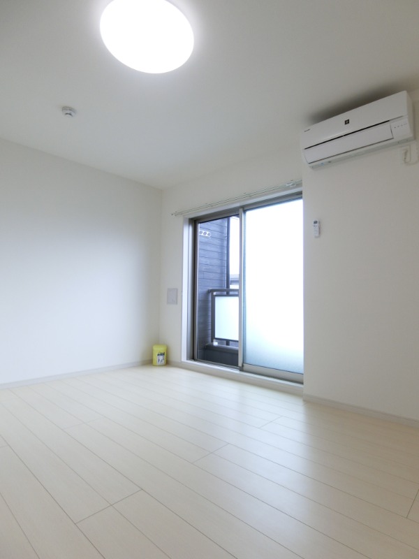 ��ʌ�����s�J�ÂP���ڂ̃A�p�[�g�̋��ԁE���r���O