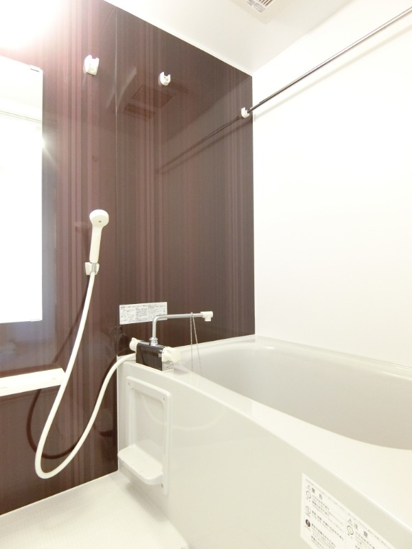 ��ʌ�����s�J�ÂP���ڂ̃A�p�[�g�̃o�X