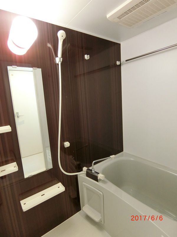 ��ʌ�����s�J�ÂP���ڂ̃A�p�[�g�̃o�X