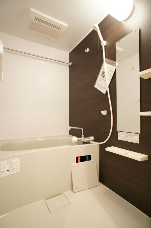 ��ʌ��z�J�s���C�N�^�E���U���ڂ̃A�p�[�g�̃o�X