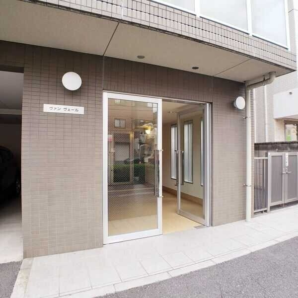 ��ʌ��������܎s�Y�a���؍�P���ڂ̃}���V�����̃G���g�����X