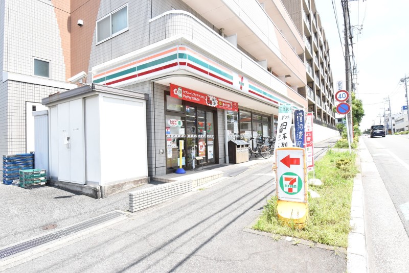 ��ʌ�����s����T���ڂ̃}���V�����̎���