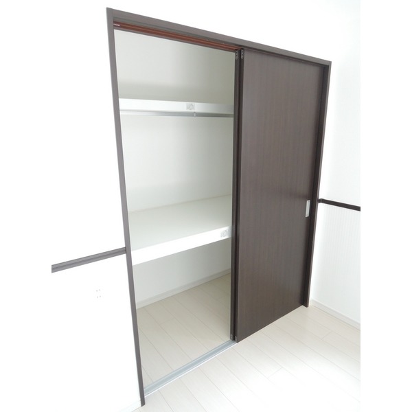 ��ʌ��������܎s�΋�厚�����̃A�p�[�g�̎��[