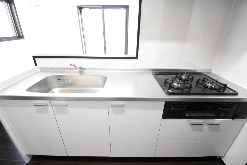 ��ʌ��@�c�s���m�؂S���ڂ̃e���X�n�E�X�̃L�b�`��