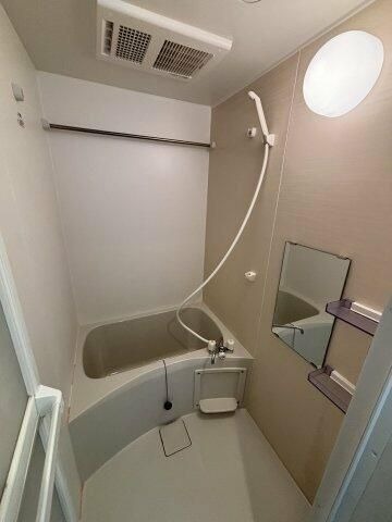 ��ʌ��������܎s����厚�w��̃A�p�[�g�̃o�X