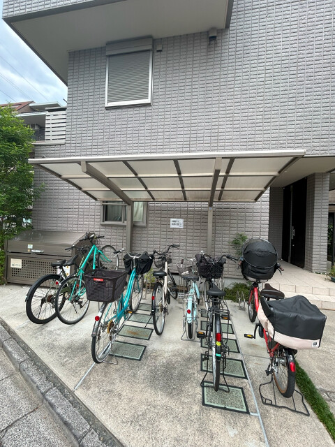 ��ʌ��������܎s�Y�a��̉ƂU���ڂ̃}���V�����̂��̑�