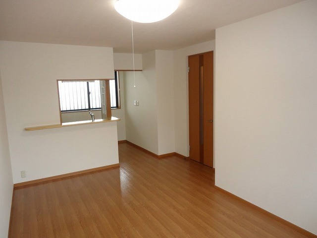 ��ʌ��k�����S�ɓޒ������j�R���ڂ̃}���V�����̋����E���r���O