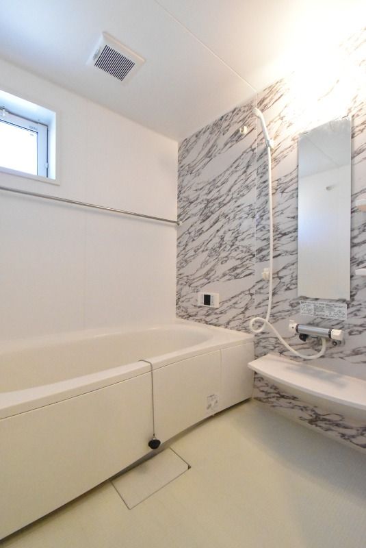 ��ʌ������s�ٓV�P���ڂ̃A�p�[�g�̃o�X