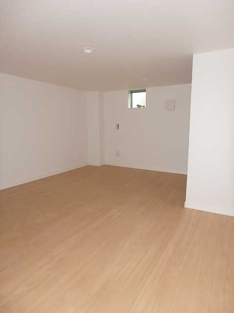 ��ʌ��������܎s�k��ޗǒ��̃A�p�[�g�̂��̑������E�X�y�[�X