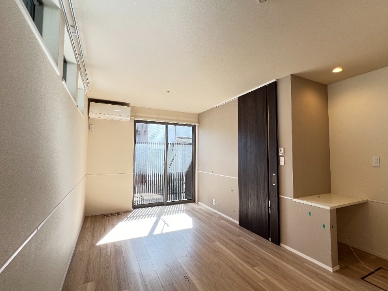 ��ʌ�����s�����R���ڂ̃}���V�����̋����E���r���O