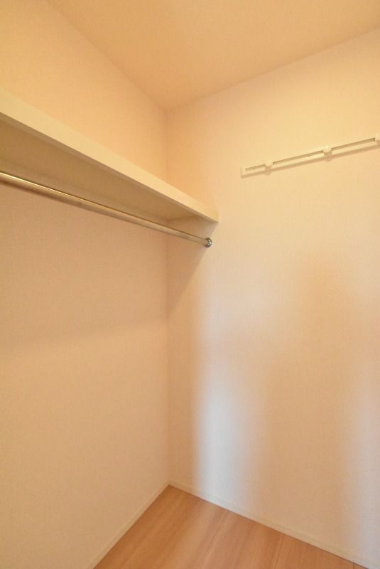 ��ʌ������s�ٓV�P���ڂ̃A�p�[�g�̎��[