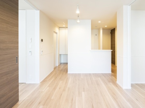 ��ʌ��������܎s��{�擌���Q���ڂ̃}���V�����̋��ԁE���r���O