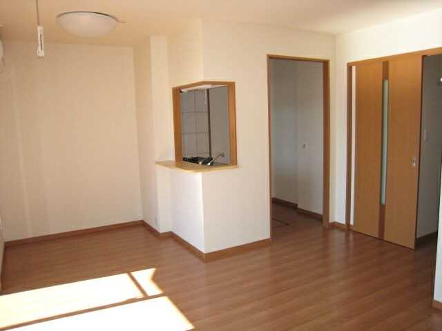 ��ʌ��������܎s��΋擌��΂R���ڂ̃}���V�����̋��ԁE���r���O