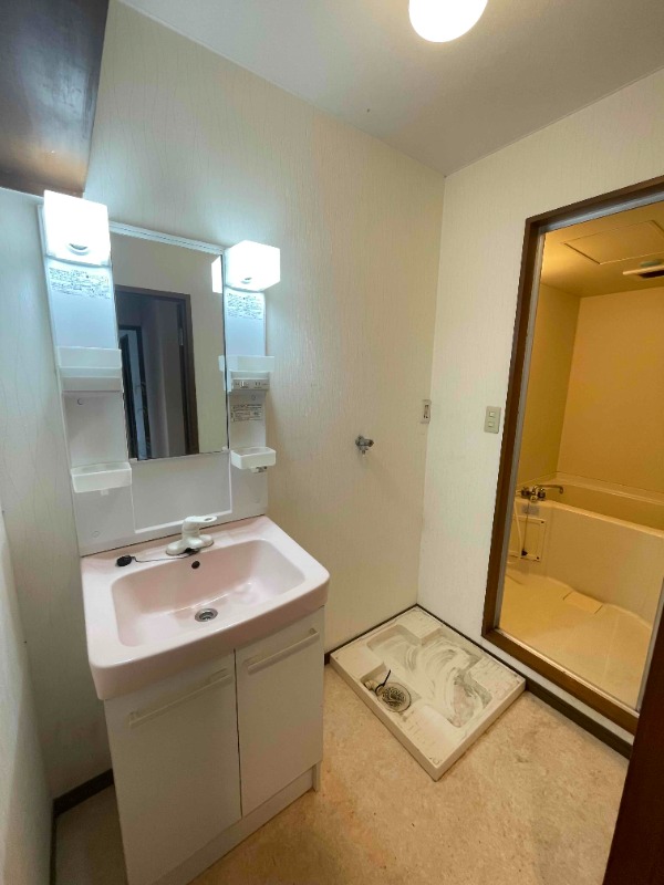 ��ʌ��������܎s�΋摾�c�E�P���ڂ̃}���V�����̐��ʏ�