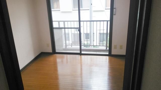 ��ʌ��������܎s��{�撇���R���ڂ̃}���V�����̋��ԁE���r���O