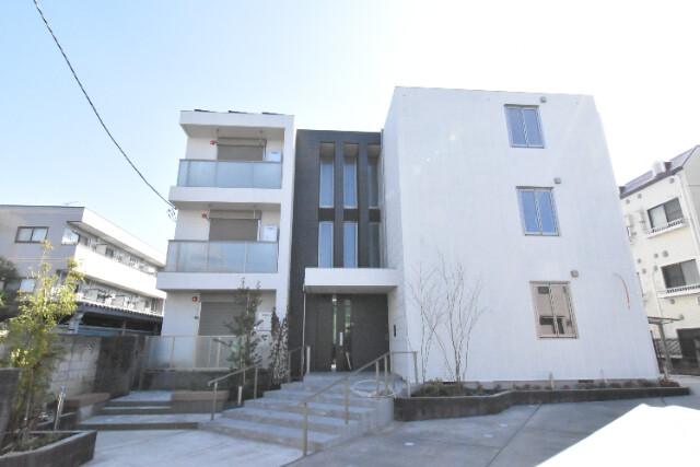 ��ʌ��z�J�s��z�J�R���ڂ̃}���V�����̌����O��