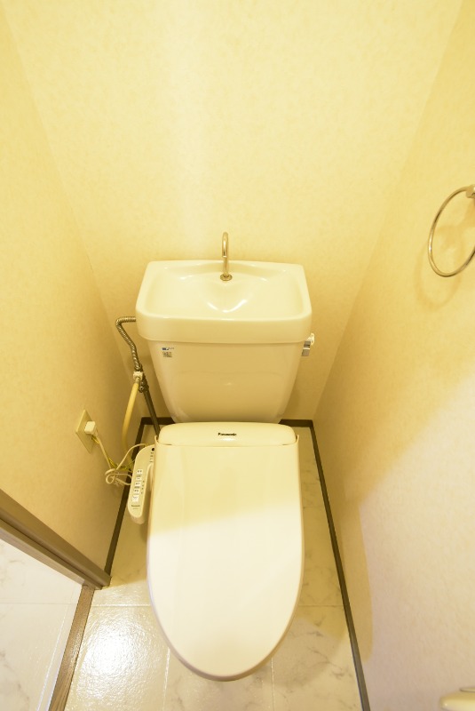 ��ʌ��������܎s��{��x�̓����P���ڂ̃}���V�����̃g�C��