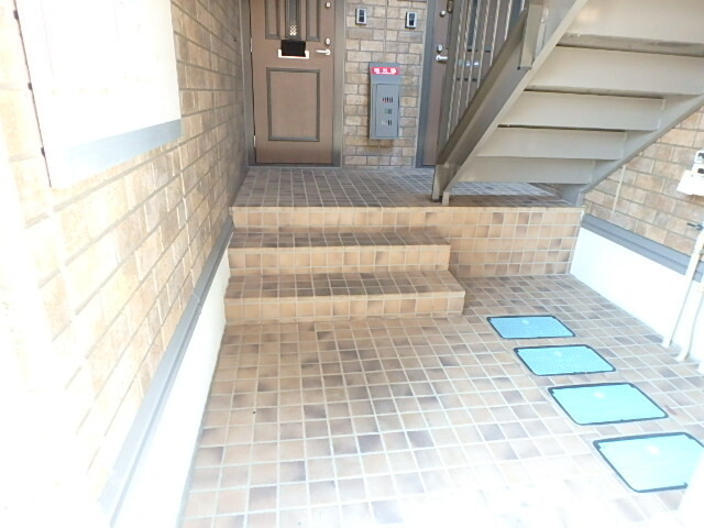 ��ʌ��������܎s��{��O���P���ڂ̃A�p�[�g�̃G���g�����X