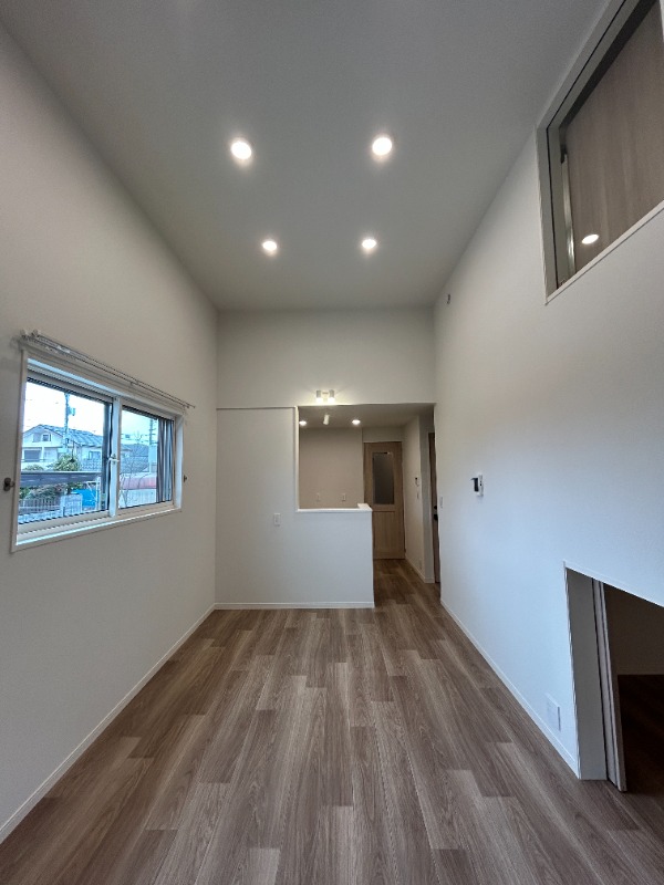 ��ʌ��������܎s�����攪���q�Q���ڂ̃A�p�[�g�̋����E���r���O