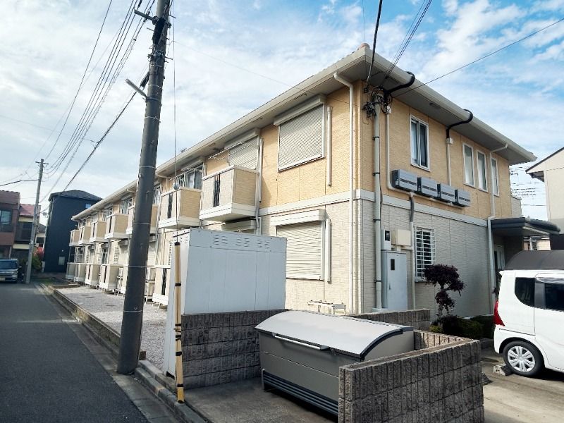 ��ʌ���z�s�厚���̃A�p�[�g�̌����O��