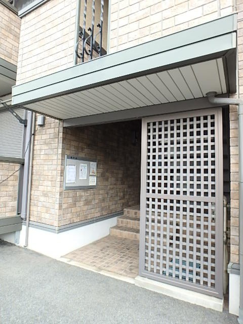 ��ʌ��������܎s��{��O���P���ڂ̃A�p�[�g�̃G���g�����X