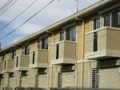 ��ʌ���z�s�厚���̃A�p�[�g�̌����O��