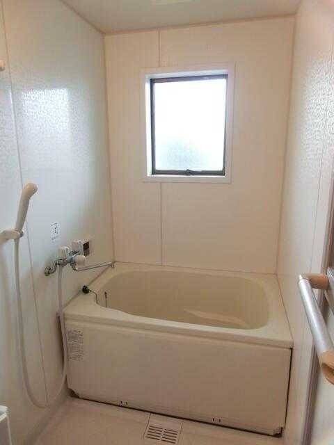 ��ʌ��k�����S�ɓޒ����R���ڂ̃}���V�����̃o�X