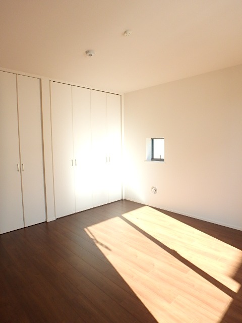 ��ʌ��������܎s��{��y�蒬�R���ڂ̃}���V�����̋��ԁE���r���O