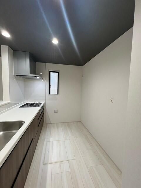 ��ʌ�����s�����R���ڂ̈�ˌ��ẴL�b�`��