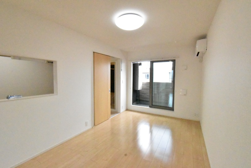 ��ʌ������s���]�P���ڂ̃A�p�[�g�̋��ԁE���r���O