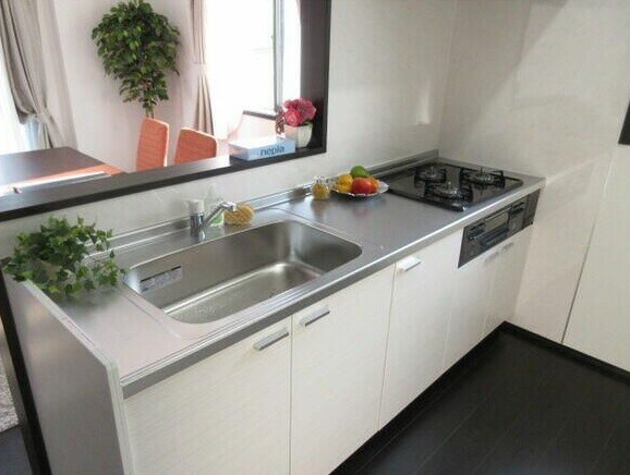 ��ʌ��@�c�s���m�؂S���ڂ̃e���X�n�E�X�̃L�b�`��