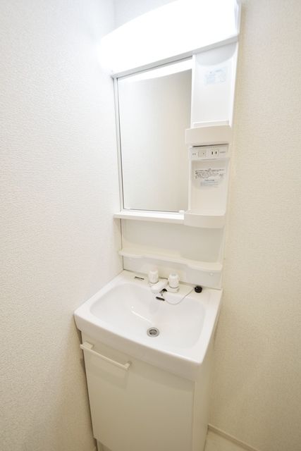 ��ʌ��������܎s����厚�w��̃A�p�[�g�̐��ʏ�