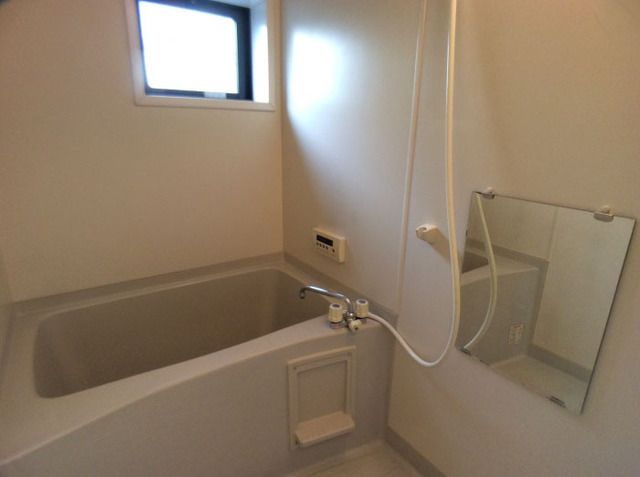 ��ʌ��k�����S�ɓޒ������R���ڂ̃A�p�[�g�̃o�X