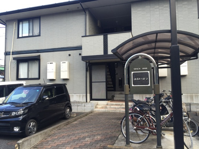 ��ʌ��k�����S�ɓޒ������P���ڂ̃A�p�[�g�̃G���g�����X