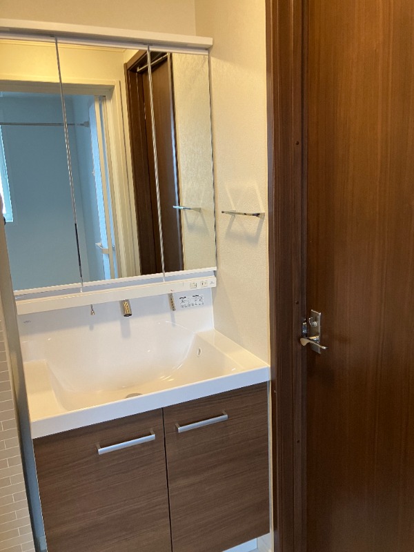 ��ʌ��������܎s��摾�c�E�Q���ڂ̃A�p�[�g�̐��ʏ�