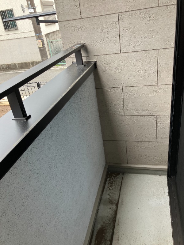 ��ʌ��������܎s��摾�c�E�Q���ڂ̃A�p�[�g�̃o���R�j�[