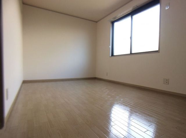 ��ʌ��k�����S�ɓޒ������R���ڂ̃A�p�[�g�̂��̑������E�X�y�[�X