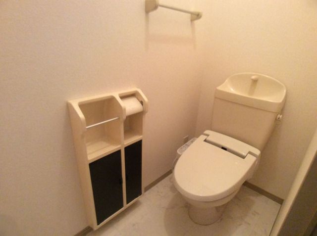 ��ʌ��k�����S�ɓޒ������R���ڂ̃A�p�[�g�̃g�C��