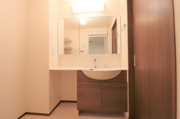 ��ʌ��z�J�s���C�N�^�E���T���ڂ̃A�p�[�g�̐��ʏ�