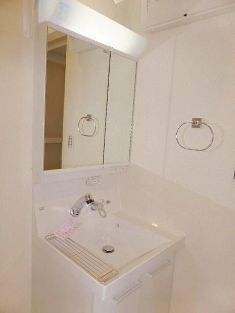 ��ʌ��z�J�s���C�N�^�E���U���ڂ̃A�p�[�g�̐��ʏ�