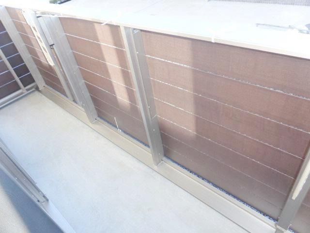 ��ʌ��z�J�s���C�N�^�E���U���ڂ̃A�p�[�g�̃o���R�j�[