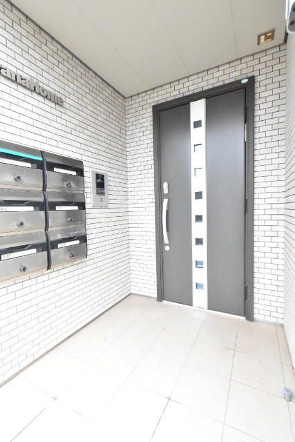 ��ʌ��z�J�s���C�N�^�E���U���ڂ̃A�p�[�g�̃G���g�����X