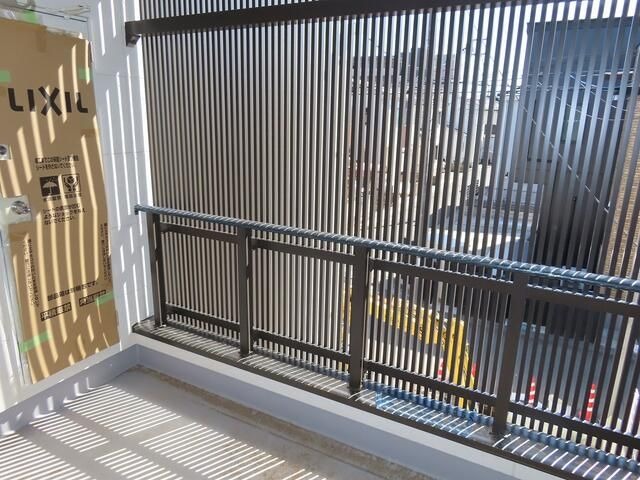 ��ʌ��@�c�s���P���ڂ̃A�p�[�g�̃o���R�j�[