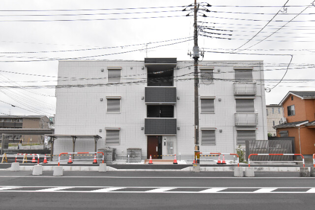 ��ʌ�����s�厚��542-8�̃A�p�[�g�̌����O��