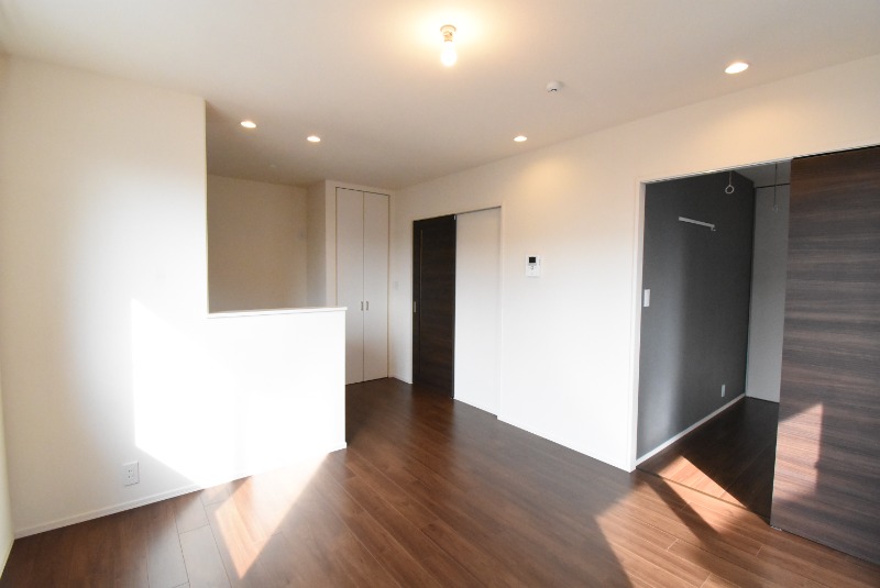 ��ʌ��������܎s������{�����Q���ڂ̃}���V�����̋��ԁE���r���O