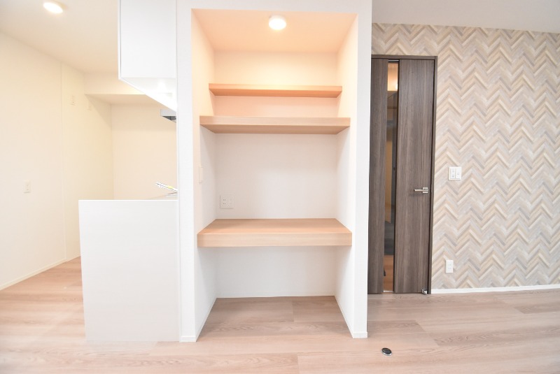 ��ʌ�����s�厚���̃A�p�[�g�̎��[