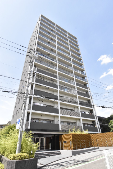 ��ʌ��������܎s��{��O���Q����79�̃}���V�����̌����O��