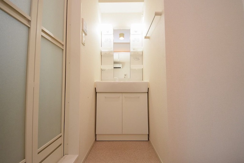 ��ʌ�����s���ԂR���ڂ̃A�p�[�g�̐��ʏ�