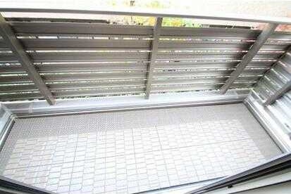 ��ʌ��������܎s��{��㏬���̃A�p�[�g�̃o���R�j�[